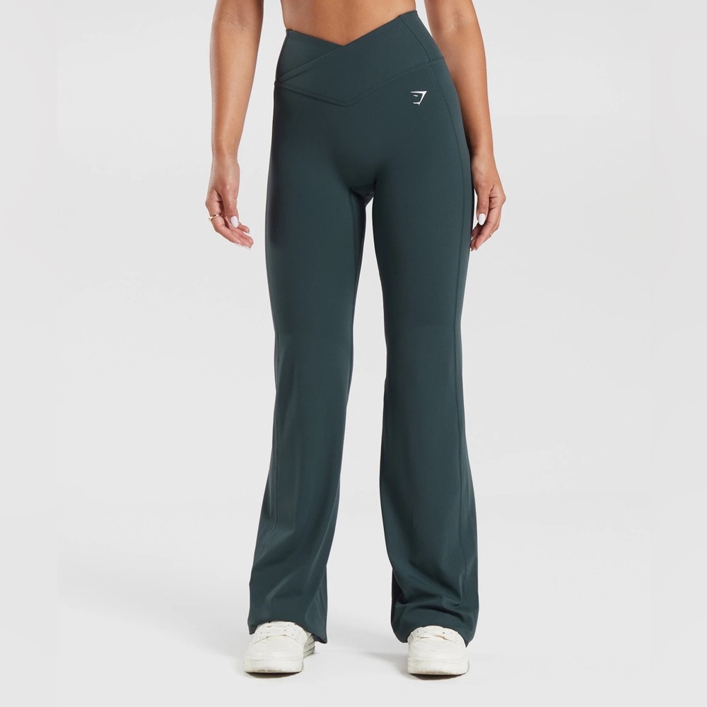 NWT - GYMSHARK CROSSOVER FLARED LEGGINGS - S Tall - Darkest Teal